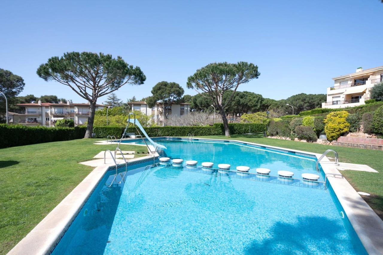 Bonita Casa Adosada Con Jardin Privado Y Piscina Comunitaria กาเลญา เด ปาลาฟรูเจล ภายนอก รูปภาพ