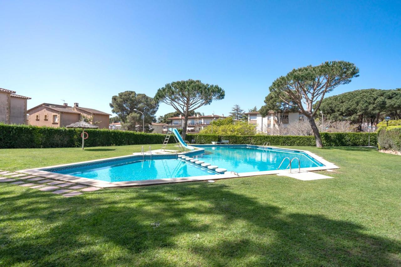 Bonita Casa Adosada Con Jardin Privado Y Piscina Comunitaria กาเลญา เด ปาลาฟรูเจล ภายนอก รูปภาพ