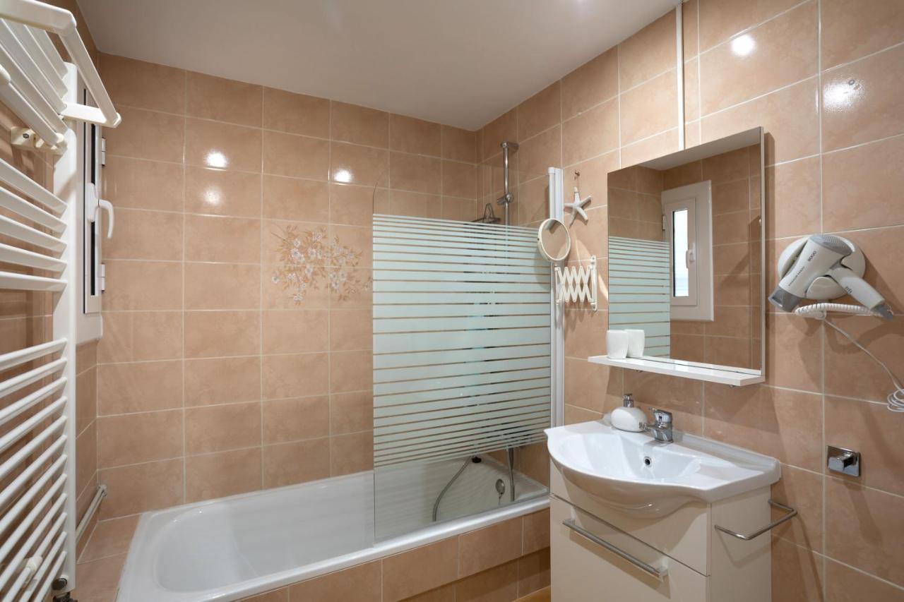 Bonita Casa Adosada Con Jardin Privado Y Piscina Comunitaria กาเลญา เด ปาลาฟรูเจล ภายนอก รูปภาพ
